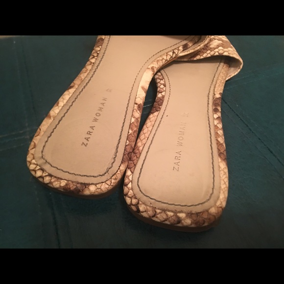 Zara slides - Picture 5 of 5